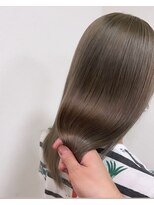 ラプチャー(RAPTURE) ウェットヘアカーキグレージュレイヤーカット