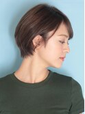 40代50代小顔黒髪ネビージュボブルフワンレン前髪ありショート