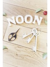 ヌーン ヘアメイク プラス ハッピータイムズ(NOON hair make+happy times) 金子 エミ