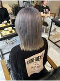シルバーグレー×ストレートミディ
