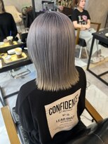 リリス(Lilith)&nbsp;シルバーグレー×ストレートミディ