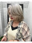 ハイトーン×ホワイト系カラー×ボブ×レイヤーカット