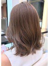 コルソ ケーツー 梅田 茶屋町(corso k-two) レイヤーカット*くびれヘア*ミディアムヘア*オリーブベージュ