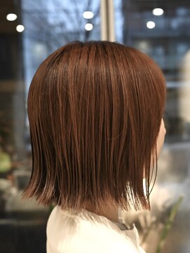 オルガ(orga) スリークな外はねボブ