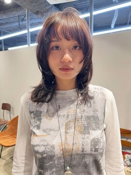 ナヌーク ダイカンヤマ(nanuk daikanyama) ミディアムレイヤーミディアムパーマウェーブパーマオリーブ