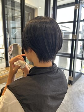 ニーイチイチ(211) コンパクト丸みショート/ショートヘア/タイトショート/神戸三宮