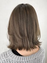 アルバム 銀座(ALBUM GINZA)&nbsp;アッシュベージュレイヤー_ローライトスリークボブ_ba280192