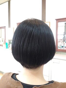 ビービーエム(B.B M) ツヤさらショート♪