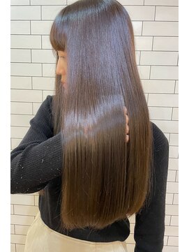 オーストヘアジジ(Aust hair Gigi) うる艶ストレートのラベンダーグレージュ