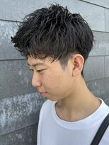 ヒュイル バイ ニアウ(Hwyl by Niau) メンズマッシュショートツーブロックニュアンスパーマ眉毛