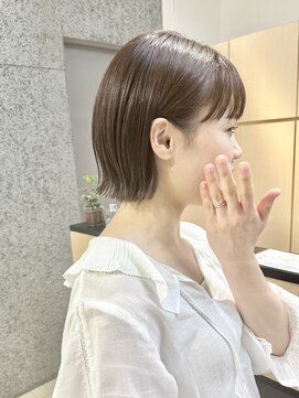 ビームズ ヘアー ブラン(Bee ms HAIR Blanc+) ショートボブ切りっぱなしボブ前下がりボブベージュカラー