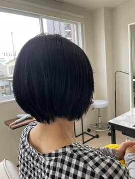トゥットヘアー(Tutto hair) 大人上品な前下がりミニボブ＊暗髪黒髪スモーキーアッシュ