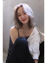 ロゼ 甲子園口(Rose)&nbsp;【ROSE】ブリーチ_ダブルカラー_ホワイトブロンド_ミディアム