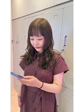 セシル(SECYL) 【Mika】ウルフレイヤー　レイヤーカット　ウェーブヘア