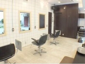 ショーゴ(SHOGO)の写真/しっかりカウンセリングを行い、気になり始めの白髪もファッションカラーと変わらない質感に仕上げます◎