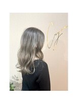 シヨン(ciyon.) 透明感グレージュ☆韓国くびれレイヤーロング