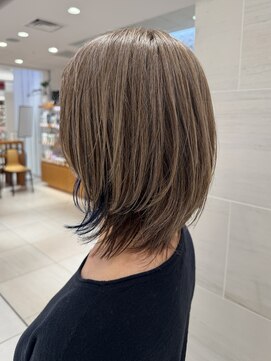 ピークアブー アヴェダ ギンザシックス(PEEK-A-BOO AVEDA GINZASIX) ミディアムレイヤー/グレージュカラー/グレイヘアインナーカラー