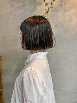 テトヘアー(teto hair) ボブ、前下がり、切りっぱなしボブ、グレー