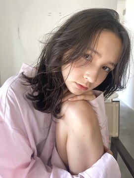 ルーム(Loom.) 透明感カラー/ベージュカラー/レイヤーカット