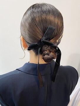 ネリー 銀座(NERIE) ベロアリボン♪タイトシニヨン