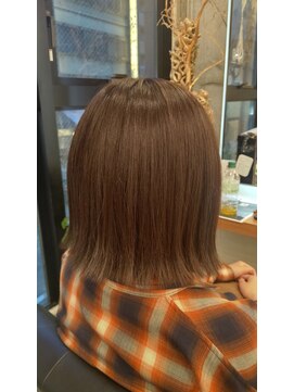  リュクスバトーバイトリコ 船橋南口店(Luxe BATEAU by tricot) ぱつっとボブ