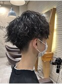 ツイストスパイラルパーマメンズマッシュ刈り上げ　奥東巧真