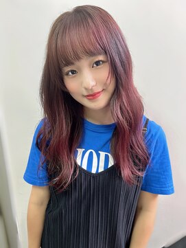 ルアナ(Luana) 顔周りレイヤーワインレッド