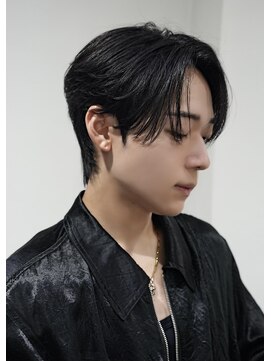 オーシャントーキョー 心斎橋(OCEAN TOKYO WEST) メンズヘアセンターパート毛流れ黒髪ショート