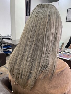 ヘアーデザイン サンニイイチヨン(HAIR DESIGN 3214) ブリーチ/ハイライト/バレイヤージュ/デザインカラー/グレージュ