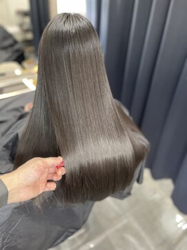 イリス 高槻店 プレミアム髪質改善縮毛矯正【高槻 縮毛矯正】