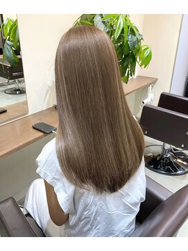 バランス 新宿(balance) 小顔ロング×フォギーベージュ×ハイライト×艶カラー×髪質改善