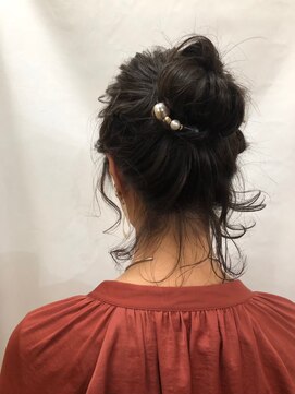 ネオリーブ シュシュ 神保町店(Neolive susu) ルーズお団子ヘアセット