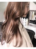 韓国風流れるレイヤーカット×艶やかなブラウンベージュ◎
