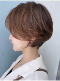 美髪にオトナかわいいホワイトグレージュネビージュショートボブ