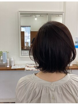 ヘアーアンドメイクアップモパ 外はね