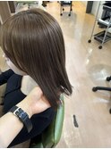 オリーブベージュニュアンスカラー