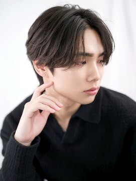 ゼロ 渋谷(XeRo) ツーブロックマッシュ【ナチュラル毛流れセンターパート】