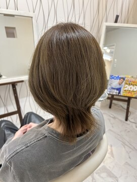 ネセサリー(necessary) ウルフカット×グレージュ