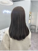 オリーブグレージュ／セミロングヘア
