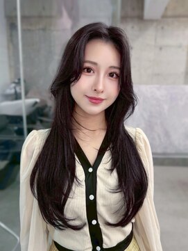 フィヴェント(Fivent) 黒髪韓国小顔レイヤーイメチェン暗めオリーブグレークラゲヘアー