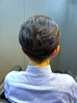 ビーダンディー(Bee dandy) ビジネスツーブロックショート ニュアンスパーマ かきあげバング