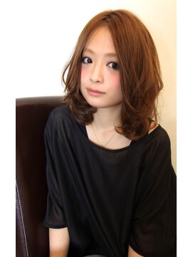 ロエナ(ROENA) 20代30代40代50代ひし形くびれヘア似合わせカットアースカラー