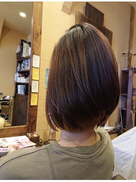 ヘアーリゾートカタカタ Hair Resort kata‐kata 前下がりボブ