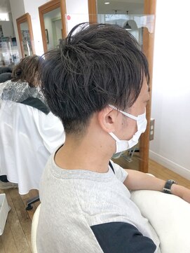 ヘッズ 本八幡店(HEADS) MEN'S HAIR  センターパート　ツイストスパイラル　コンマヘア