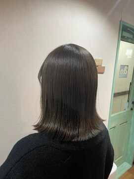 アオヘアーガーデン(ao hair garden) ぷつんとカットが可愛い！外ハネミディ