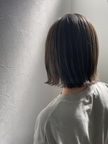 フィオーレヘアミューズ(FIORE hair muse)&nbsp;アッシュカラー切りっぱなしスタイル