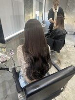 ラック(LUCK)&nbsp;レイヤーぱっつん前髪ステップボーンカットシルキー船橋/韓国