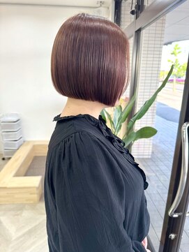 ラフ(laugh) ぱつっとミニボブ / ピンクベージュ