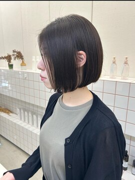 リル(re'll) 《花屋併設》ぱっつんボブ ［酸性ストレート/ヘアセット］