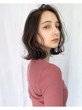 ステイシー(stay she) 質感の柔らかいミディヘアー